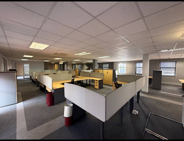 4,714M² OFFICE FOR SALE IN HOUGHTON ESTATE